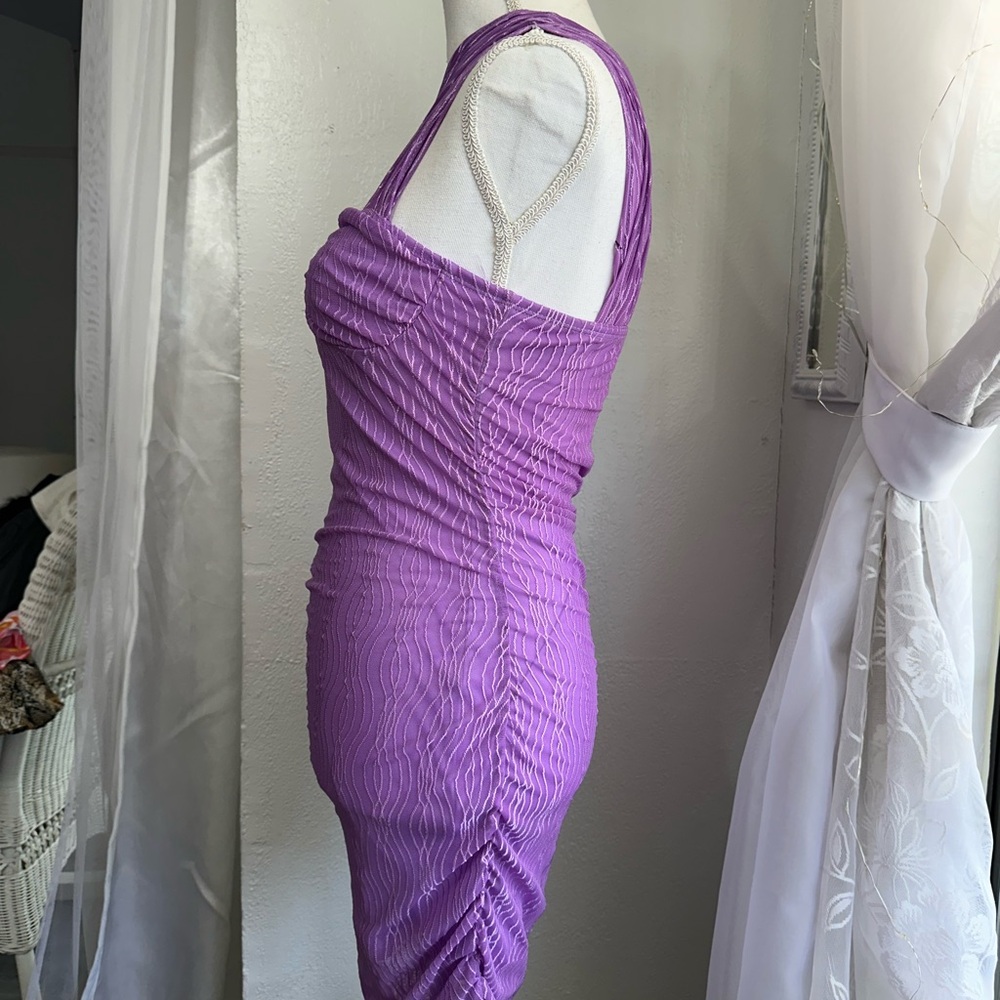PrettyLittleThing Lilac Textured cocktail party Dress size 6 - Picture 4 of 6